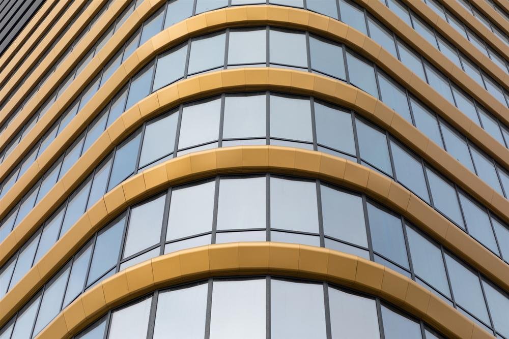 Bâtiment moderne construit par Engenium Group