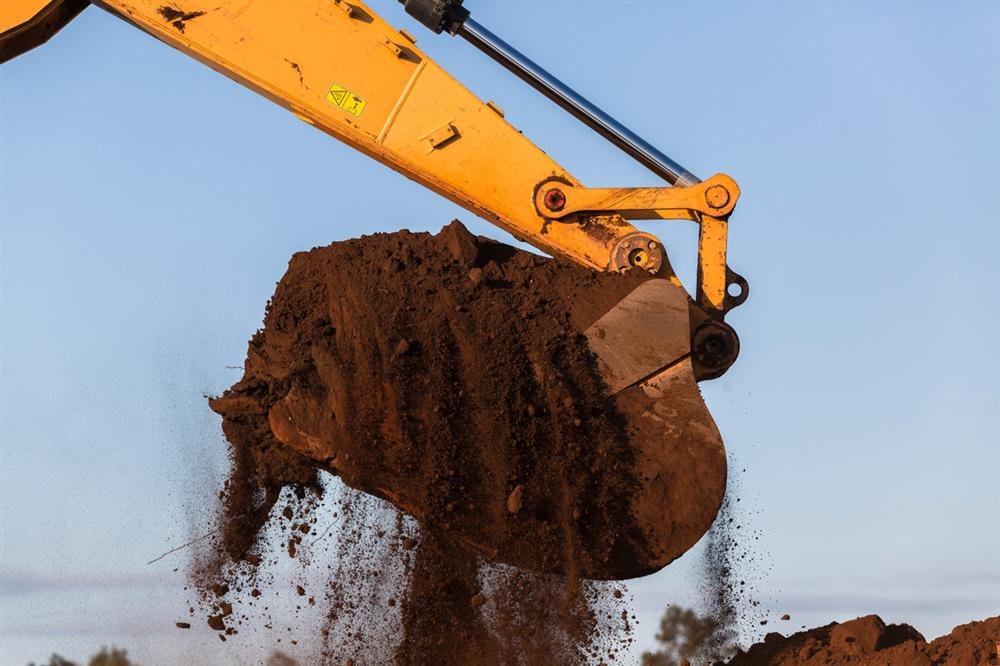 Travaux de terrassement avec une pelleteuse